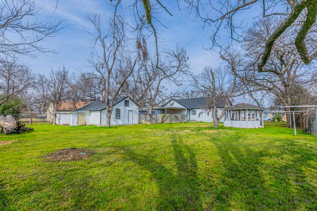 1026 La Clede Street, Bellmead, TX 76705