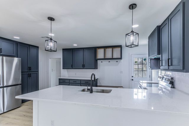 1026 La Clede Street, Bellmead, TX 76705