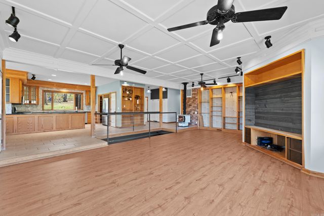 90 Lake Lane, Mountain Home, AR 72653