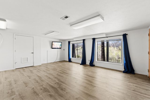 90 Lake Lane, Mountain Home, AR 72653