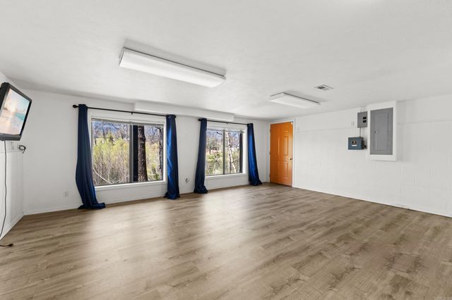 90 Lake Lane, Mountain Home, AR 72653