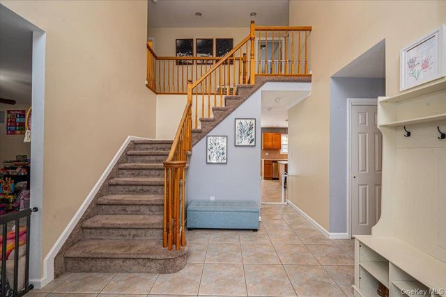 47 Cobblestone Drive, Shoreham, NY 11786