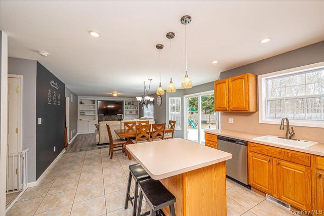 47 Cobblestone Drive, Shoreham, NY 11786