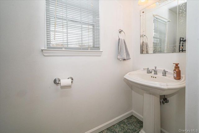 47 Cobblestone Drive, Shoreham, NY 11786