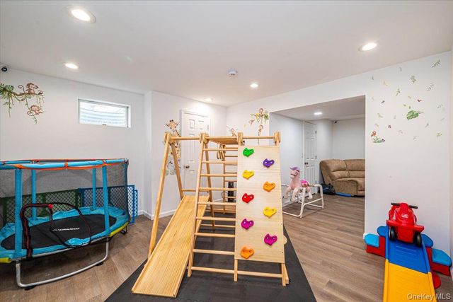 47 Cobblestone Drive, Shoreham, NY 11786