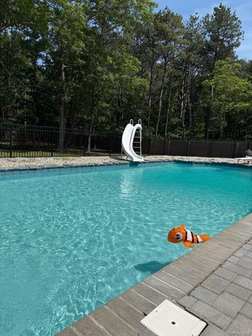 47 Cobblestone Drive, Shoreham, NY 11786