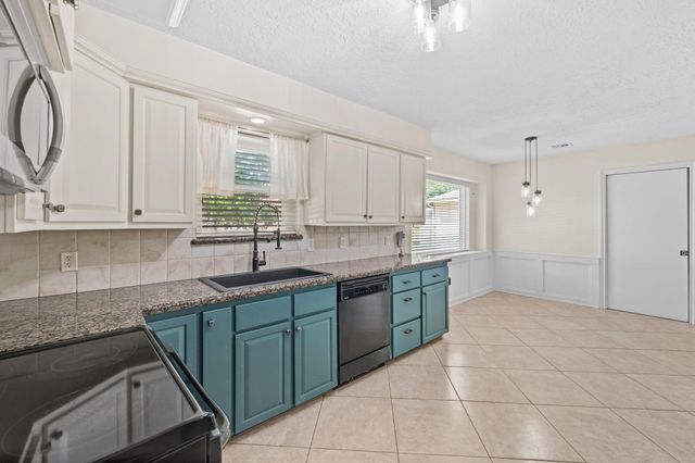 11922 Cypresswood Drive, Houston, TX 77070