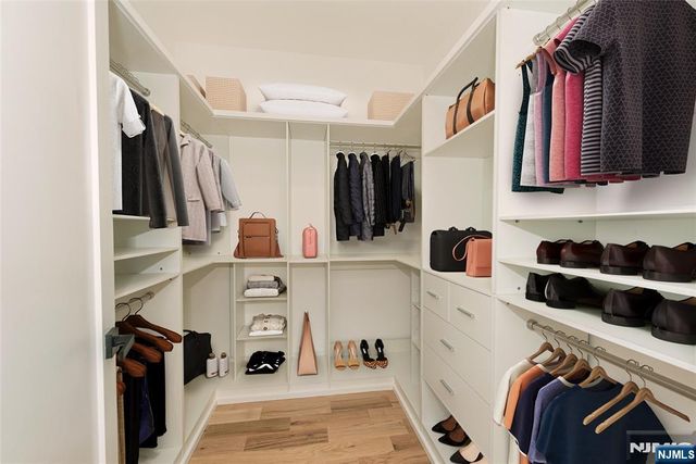 24 Shrewsbury Drive, Livingston, NJ 07039