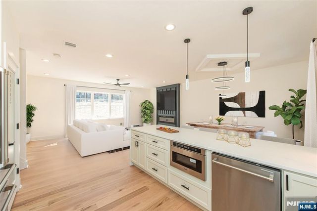 24 Shrewsbury Drive, Livingston, NJ 07039