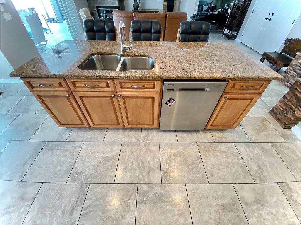 Image 11 of property listing at 1520 91ST COURT NW, Bradenton, FL 34209