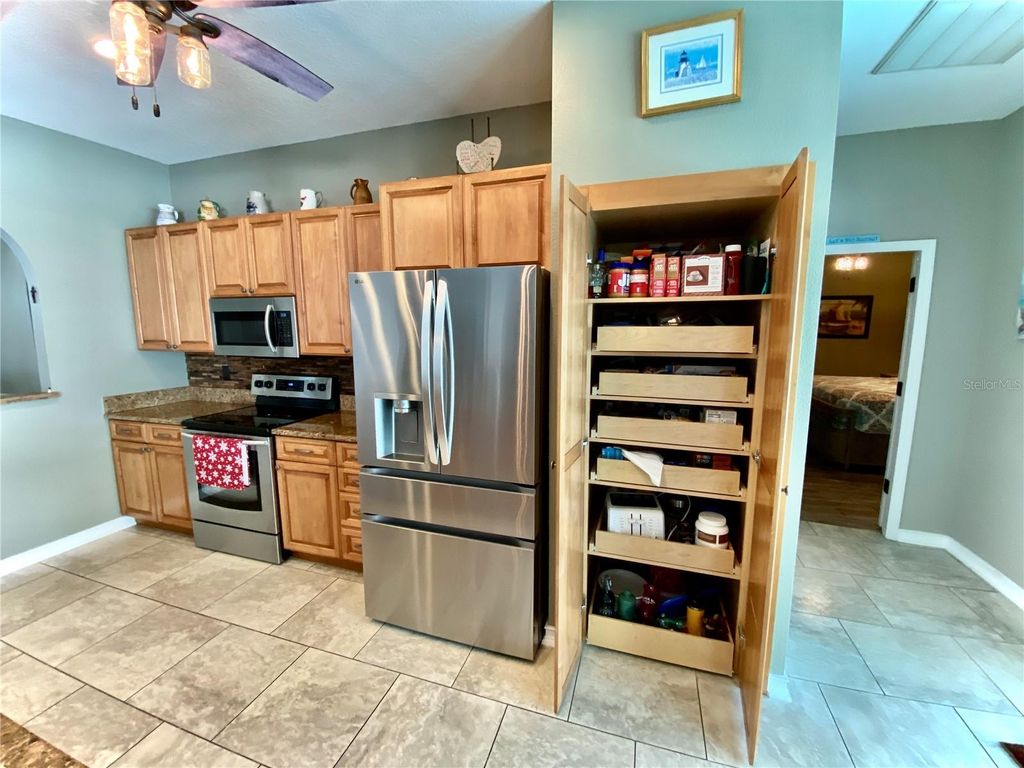 Image 12 of property listing at 1520 91ST COURT NW, Bradenton, FL 34209