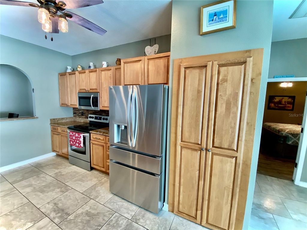Image 13 of property listing at 1520 91ST COURT NW, Bradenton, FL 34209