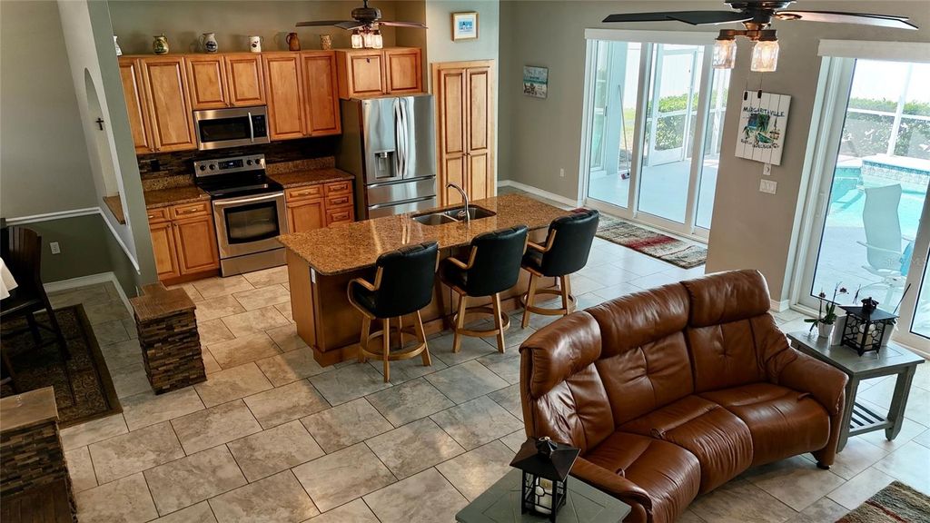 Image 4 of property listing at 1520 91ST COURT NW, Bradenton, FL 34209