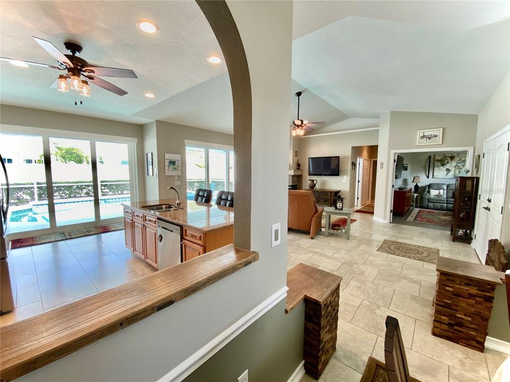 Image 6 of property listing at 1520 91ST COURT NW, Bradenton, FL 34209