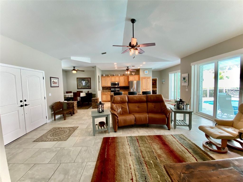 Image 8 of property listing at 1520 91ST COURT NW, Bradenton, FL 34209