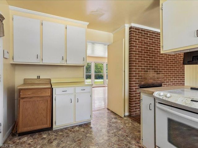 122 Stanley DR, Williamsburg, VA 23185