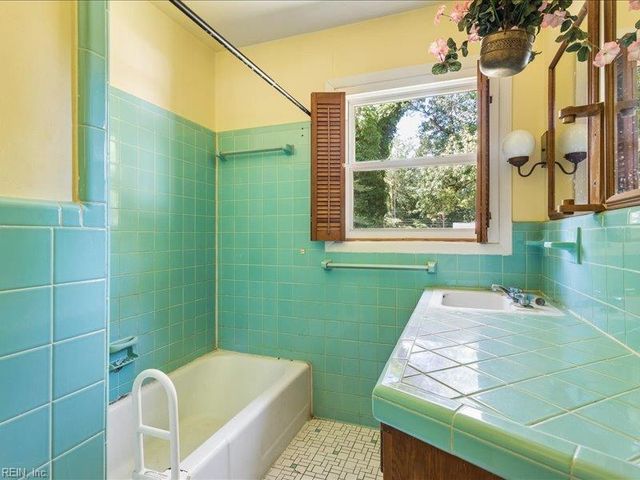 122 Stanley DR, Williamsburg, VA 23185