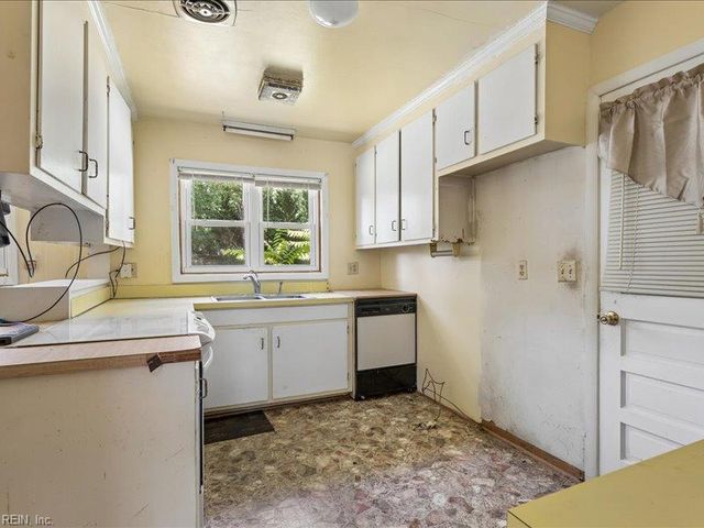122 Stanley DR, Williamsburg, VA 23185