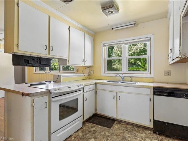 122 Stanley DR, Williamsburg, VA 23185