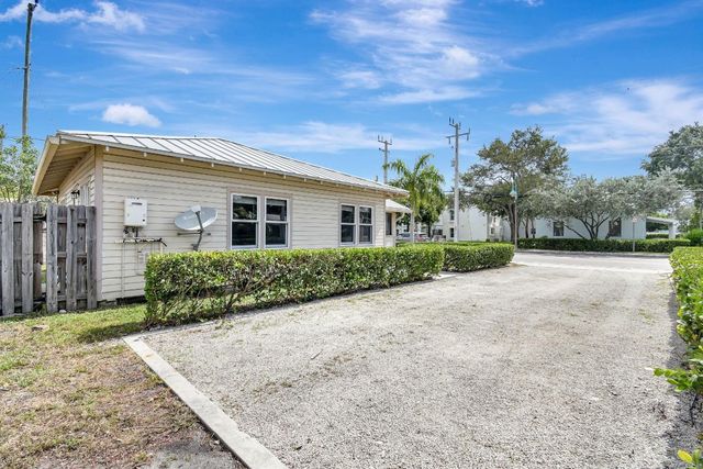 11 SW 11th Avenue, Fort Lauderdale, FL 33312