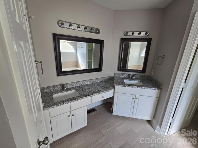 9011 Coleshire Court, Charlotte, NC 28269