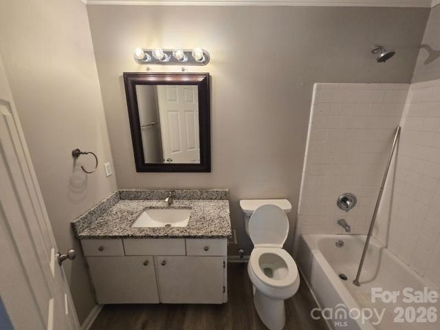 9011 Coleshire Court, Charlotte, NC 28269