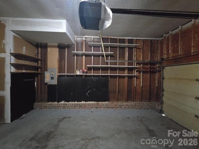 9011 Coleshire Court, Charlotte, NC 28269