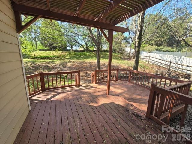 9011 Coleshire Court, Charlotte, NC 28269