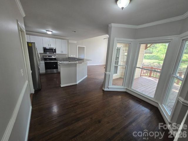 9011 Coleshire Court, Charlotte, NC 28269