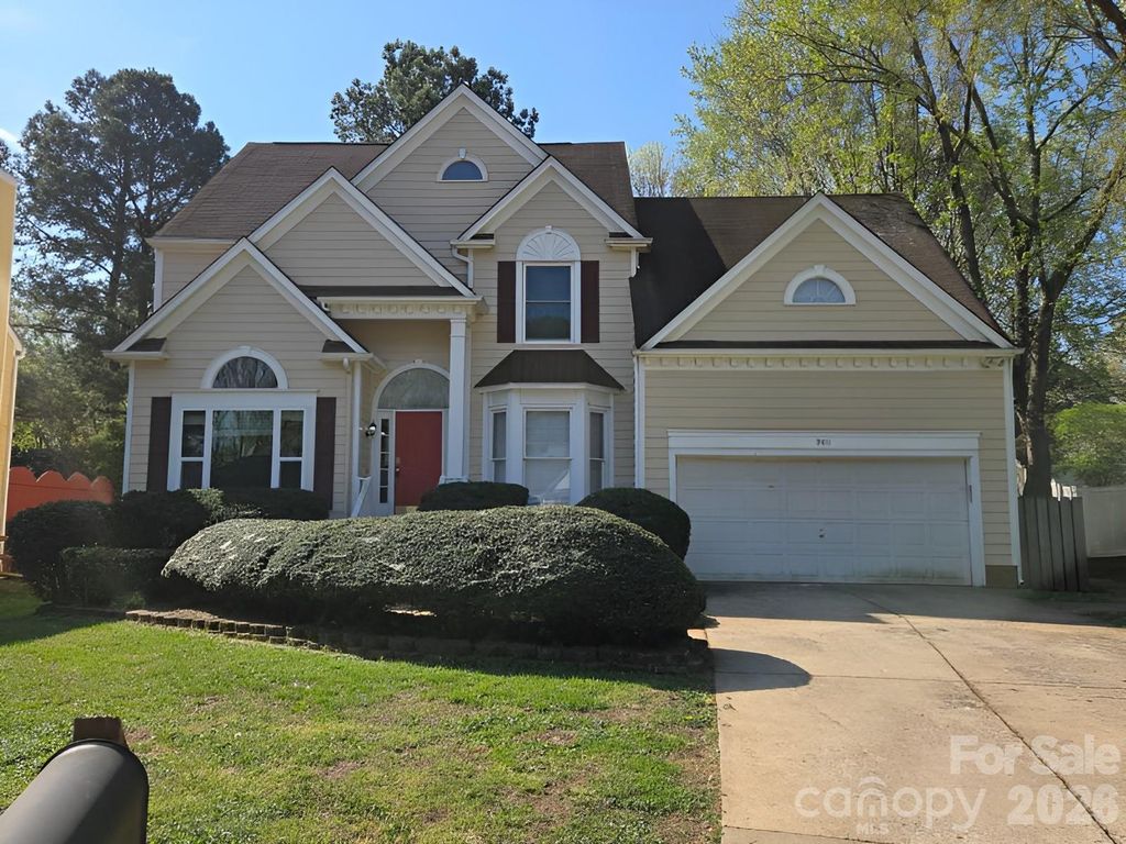 9011 Coleshire Court, Charlotte, NC 28269