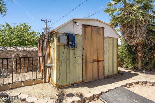 1837 Defiance Road, Las Cruces, NM 88001