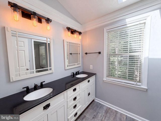 11301 WILLOWDALE DR, Germantown, MD 20876