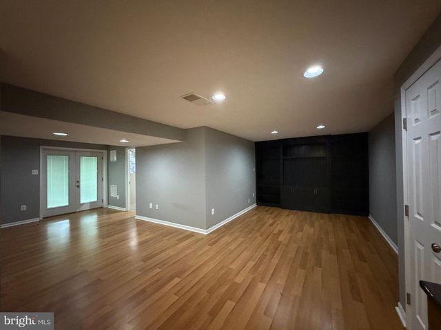 11301 WILLOWDALE DR, Germantown, MD 20876