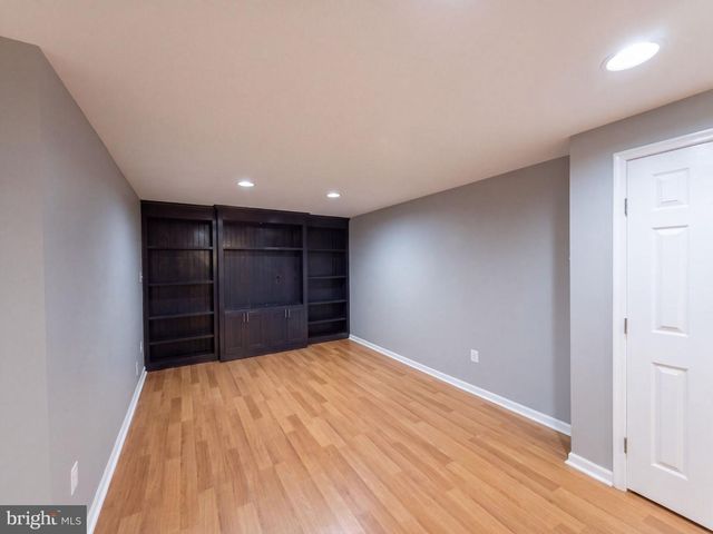11301 WILLOWDALE DR, Germantown, MD 20876