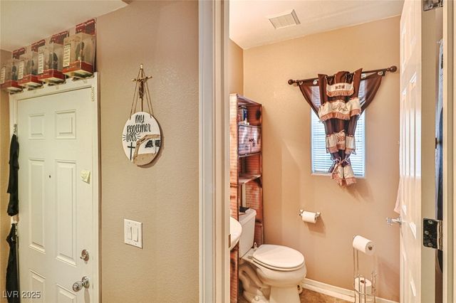 9068 Alluring Avenue, Las Vegas, NV 89149