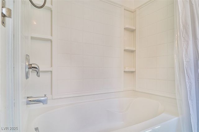 9068 Alluring Avenue, Las Vegas, NV 89149