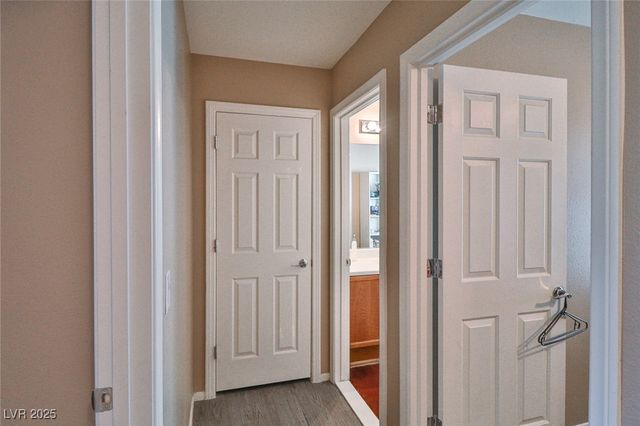 9068 Alluring Avenue, Las Vegas, NV 89149