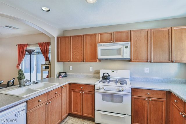 9068 Alluring Avenue, Las Vegas, NV 89149