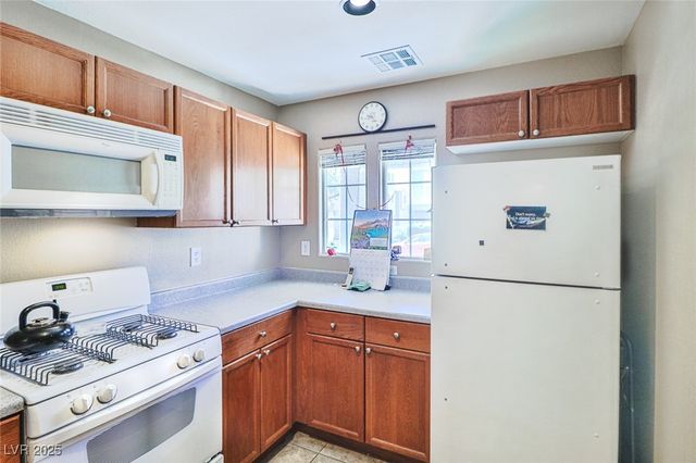 9068 Alluring Avenue, Las Vegas, NV 89149