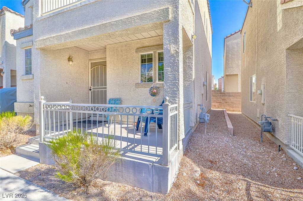 9068 Alluring Avenue, Las Vegas, NV 89149