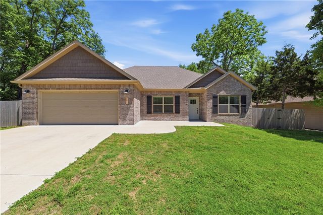 17 Holcombe Lane, Bella Vista, AR 72714