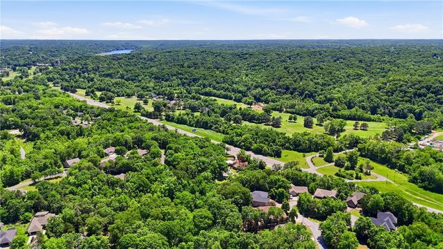 17 Holcombe Lane, Bella Vista, AR 72714