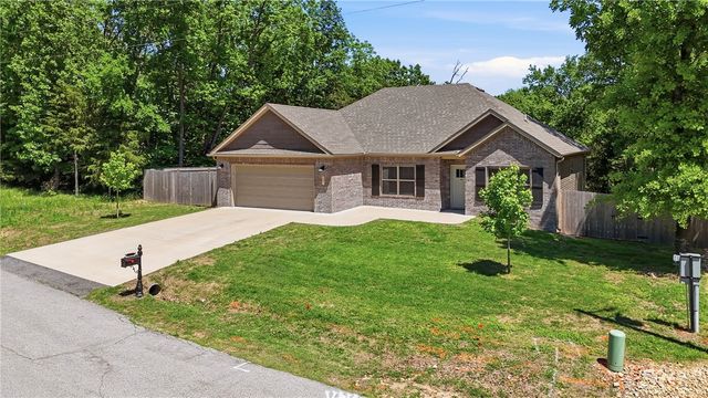 17 Holcombe Lane, Bella Vista, AR 72714