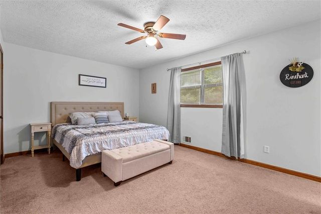 85 S Meadowcliff Cir, Carrollton, GA 30117