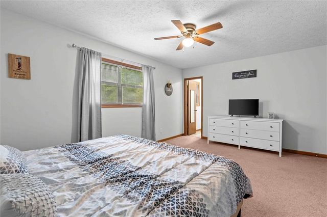 85 S Meadowcliff Cir, Carrollton, GA 30117