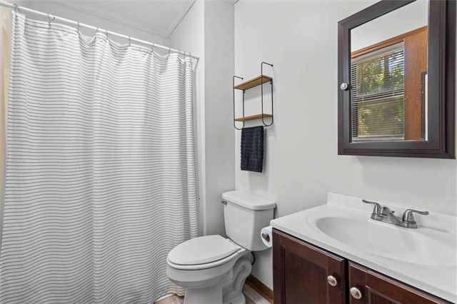 85 S Meadowcliff Cir, Carrollton, GA 30117