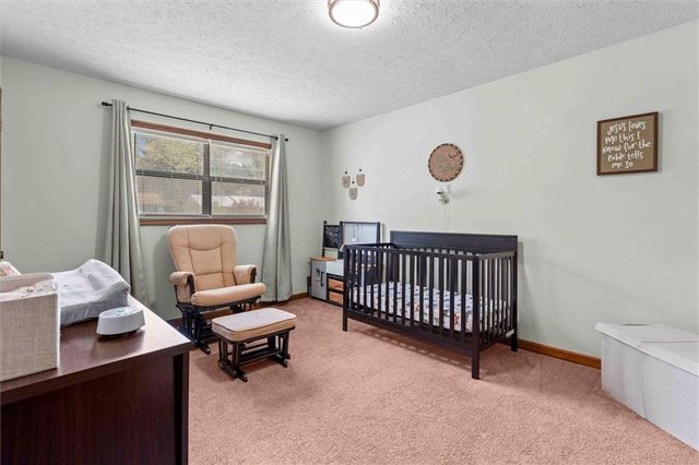 85 S Meadowcliff Cir, Carrollton, GA 30117