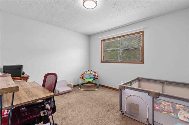 85 S Meadowcliff Cir, Carrollton, GA 30117