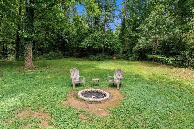 85 S Meadowcliff Cir, Carrollton, GA 30117