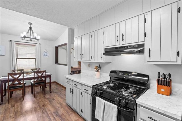 85 S Meadowcliff Cir, Carrollton, GA 30117